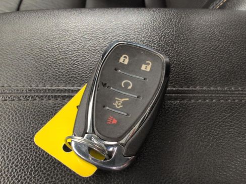 Used 2018 Chevrolet Equinox Premier FWD image 27