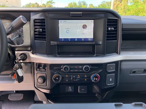 New 2025 Ford F250 XL w/ XL Chrome Package image 27