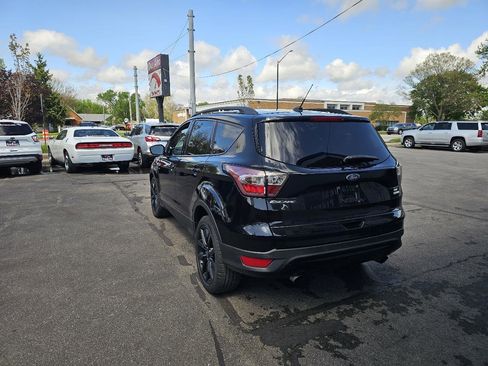 Used 2017 Ford Escape SE w/ Equipment Group 201A FWD image 8