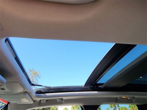 Used 2020 Jeep Renegade Latitude w/ Cold Weather Group image 6