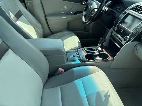Used 2012 Toyota Camry XLE image 7
