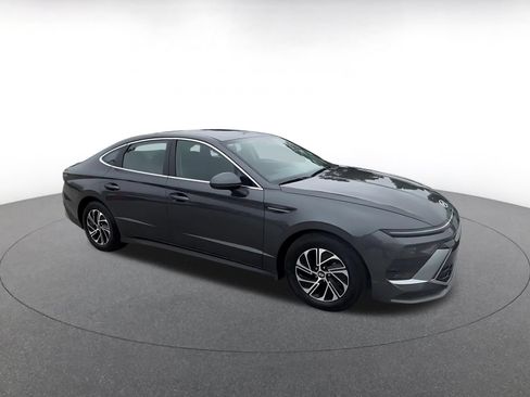 Used 2026 Hyundai Sonata Blue FWD image 2