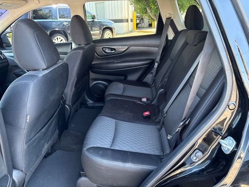 Used 2017 Nissan Rogue SV FWD image 28