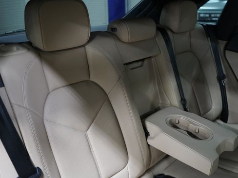 Used 2022 Porsche Macan AWD/4WD image 20