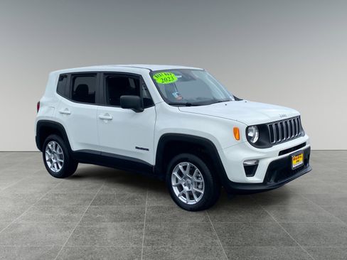 Used 2023 Jeep Renegade Latitude AWD/4WD image 7