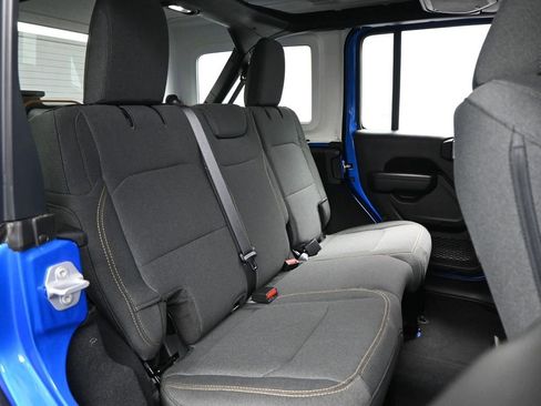 Used 2025 Jeep Wrangler Sport image 12