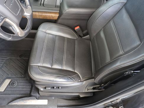 Used 2019 GMC Yukon XL Denali w/ Open Road Package AWD/4WD image 46