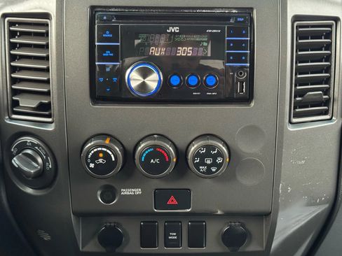 Used 2009 Nissan Titan XE image 28