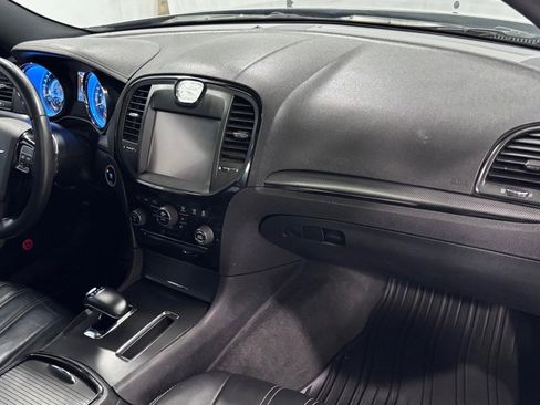 Used 2014 Chrysler 300 S image 17