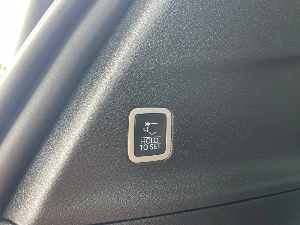 New 2027 Chrysler Pacifica Select FWD image 13