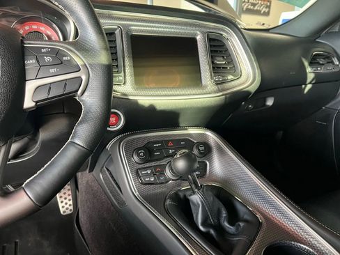 Used 2016 Dodge Challenger SRT Hellcat image 23