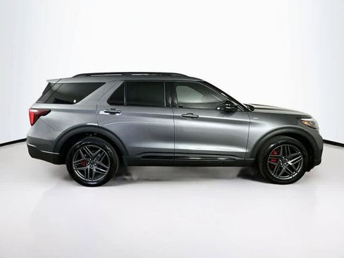 Certified 2025 Ford Explorer ST-Line w/ ST-Line Street Pack AWD/4WD image 25