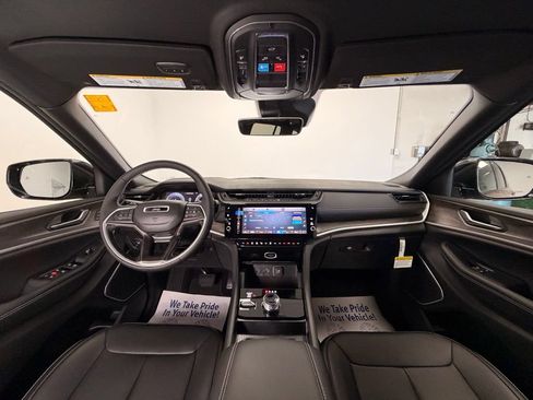 New 2026 Jeep Grand Cherokee Limited AWD/4WD image 17