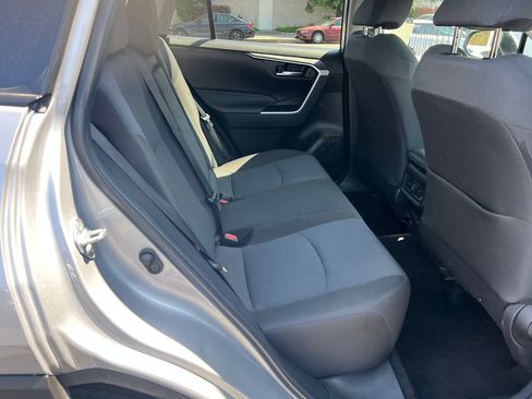 Used 2025 Toyota RAV4 XLE FWD image 18