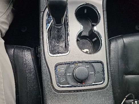 Used 2022 Jeep Grand Cherokee Limited AWD/4WD image 18