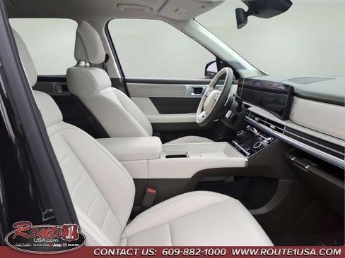 Used 2025 Hyundai Santa Fe Calligraphy AWD/4WD image 13