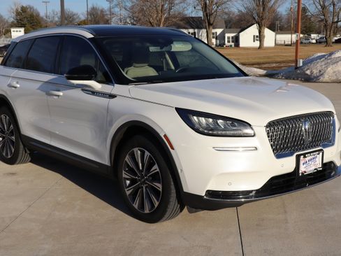 Used 2021 Lincoln Corsair Reserve w/ Equipment Group 201A image 3