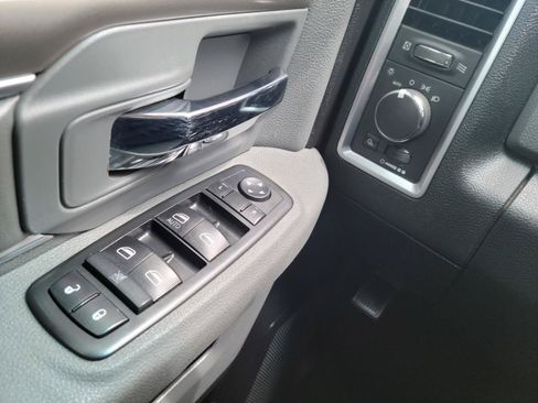 Used 2015 RAM 1500 Classic SLT RWD image 12