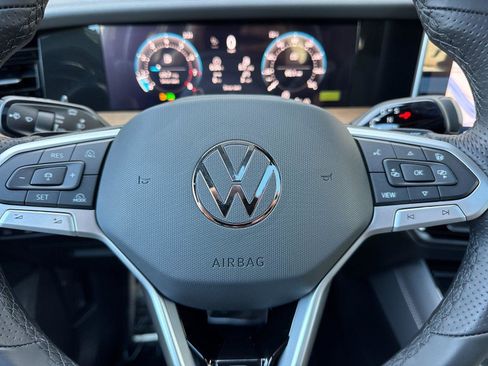 New 2026 Volkswagen Tiguan SEL R-Line AWD/4WD image 23