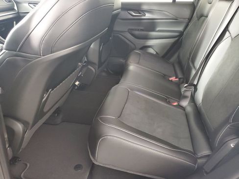 New 2025 Jeep Grand Cherokee Altitude image 15