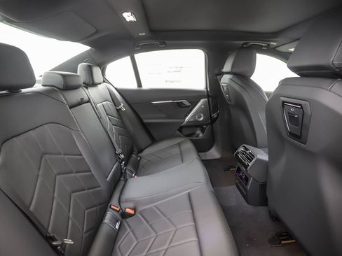 Used 2026 BMW 550e xDrive image 27