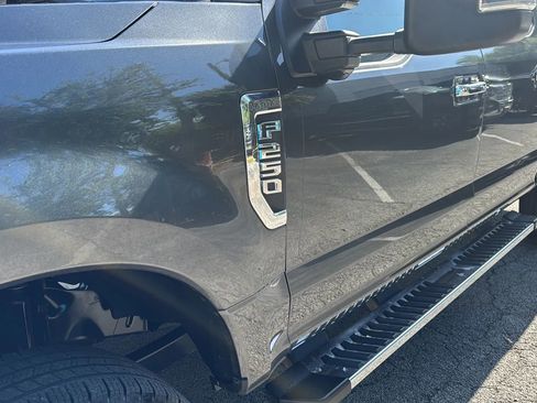 Used 2018 Ford F250 Lariat w/ Lariat Ultimate Package AWD/4WD image 40