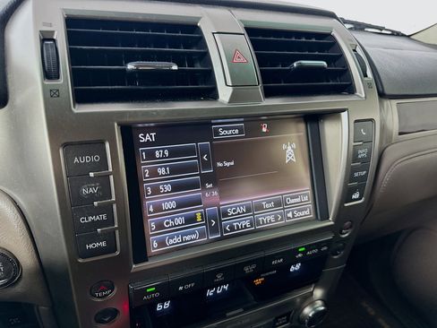 Used 2018 Lexus GX 460 Premium w/ Premium Package image 19