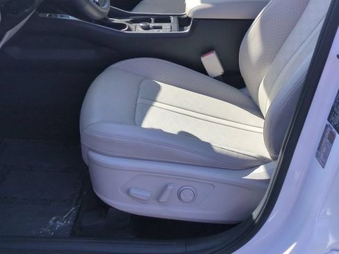 Certified 2025 Kia Sorento S AWD/4WD image 16