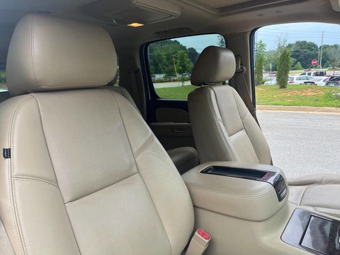 Used 2012 GMC Yukon XL Denali RWD image 24