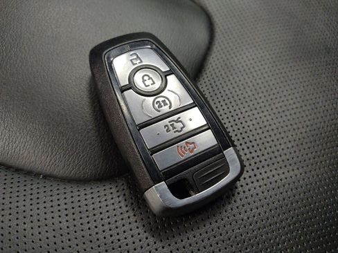 Used 2019 Ford Fusion Titanium image 32