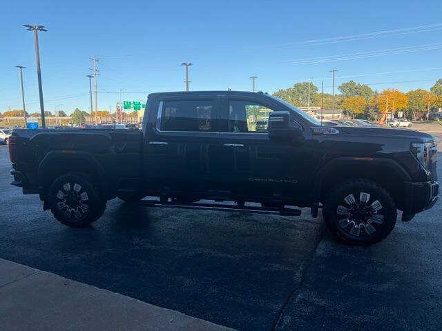 Used 2024 GMC Sierra 2500 Denali w/ Technology Package AWD/4WD image 7
