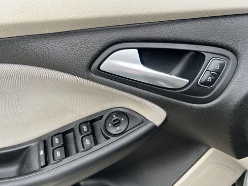 Used 2015 Ford Focus SE FWD image 22