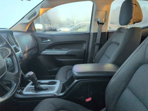 Used 2021 Chevrolet Colorado LT w/ LT Convenience Package image 2