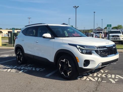 Used 2024 Kia Seltos EX AWD/4WD image 3