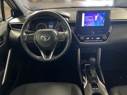 Used 2025 Toyota Corolla Cross AWD Hybrid image 23