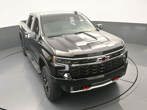Used 2024 Chevrolet Silverado 1500 ZR2 w/ Technology Package image 63