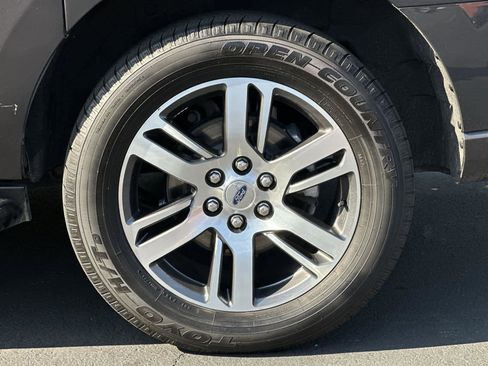 Used 2024 Ford Expedition Max Limited image 8