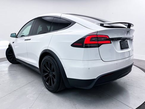 Used 2022 Tesla Model X Plaid image 2