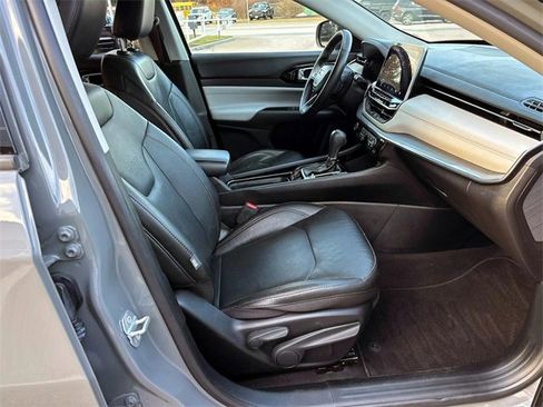 Used 2022 Jeep Compass Limited image 13