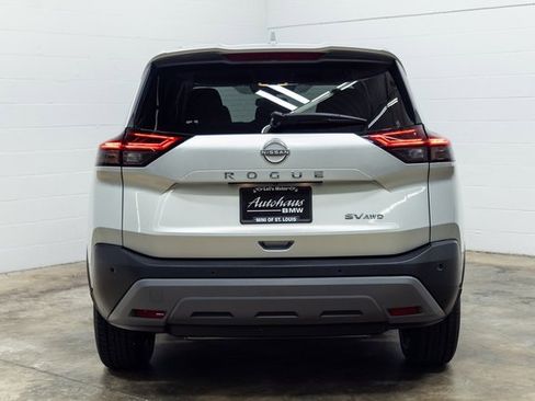 Used 2023 Nissan Rogue SV image 9