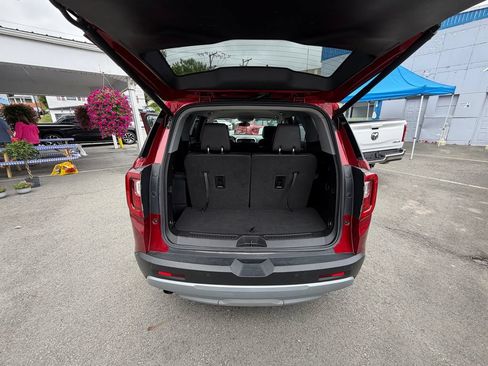 Used 2023 GMC Acadia SLT AWD/4WD image 12