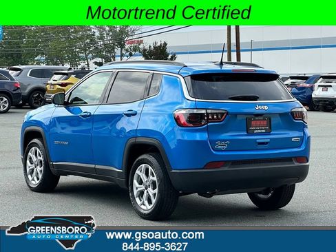 Used 2025 Jeep Compass Latitude AWD/4WD image 3