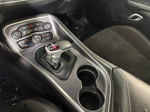 Used 2016 Dodge Challenger R/T Scat Pack w/ Leather Interior Group RWD image 33