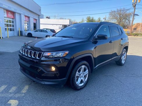 Used 2024 Jeep Compass Latitude AWD/4WD image 7