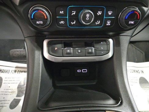 Used 2023 GMC Acadia SLE w/ Driver Convenience Package image 25