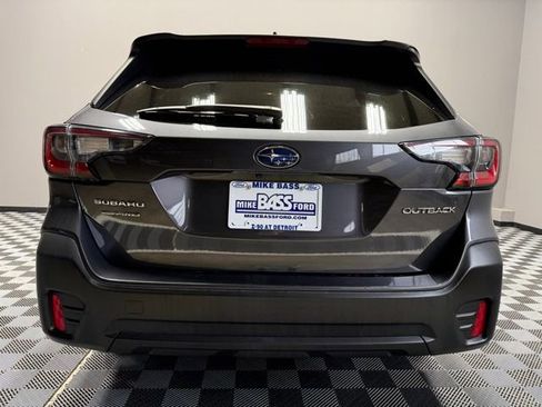 Used 2020 Subaru Outback Premium image 9