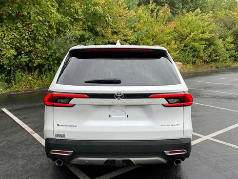 Used 2024 Toyota Grand Highlander AWD Hybrid image 4