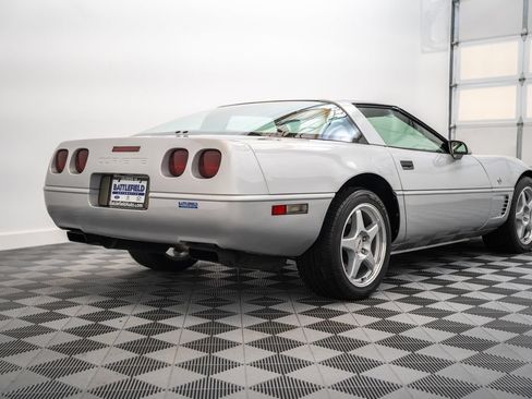 Used 1996 Chevrolet Corvette Coupe RWD image 5