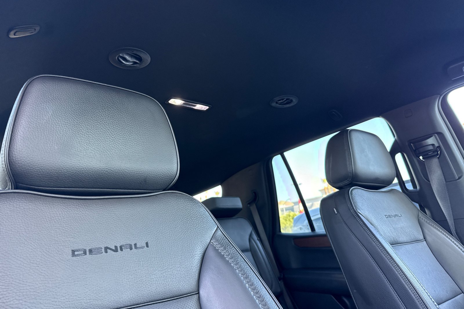 Used 2025 GMC Yukon Denali AWD/4WD image 22