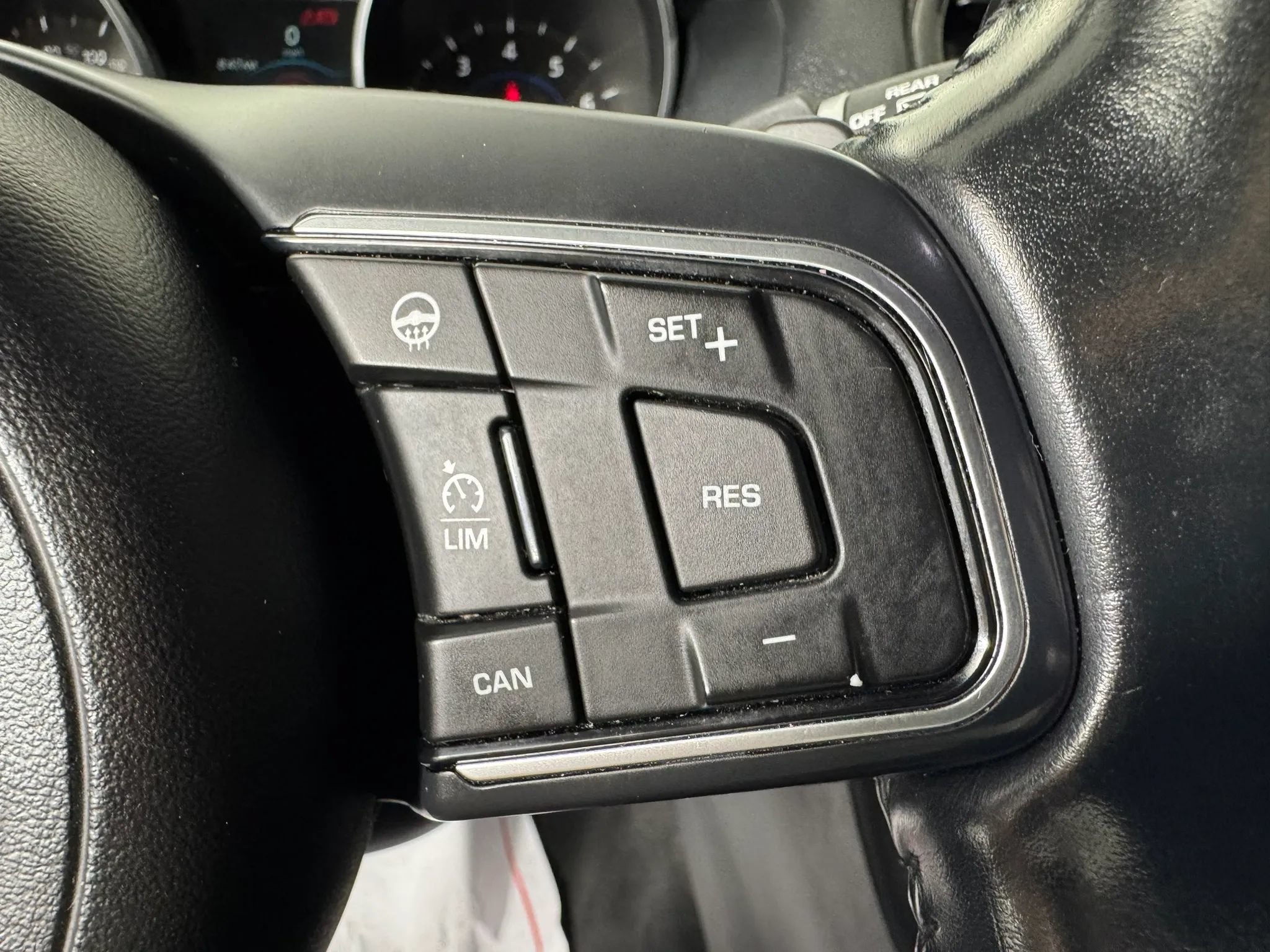 Used 2017 Jaguar F-PACE Premium AWD/4WD image 15